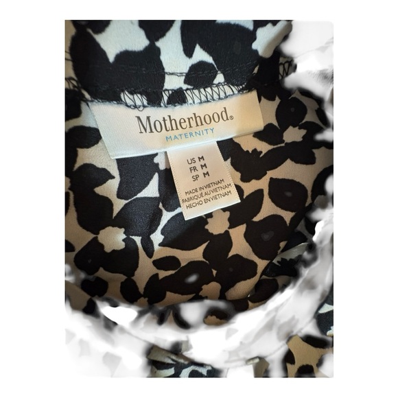 Motherhood Maternity Black and White Patterned Blouse - Picture 5 of 5